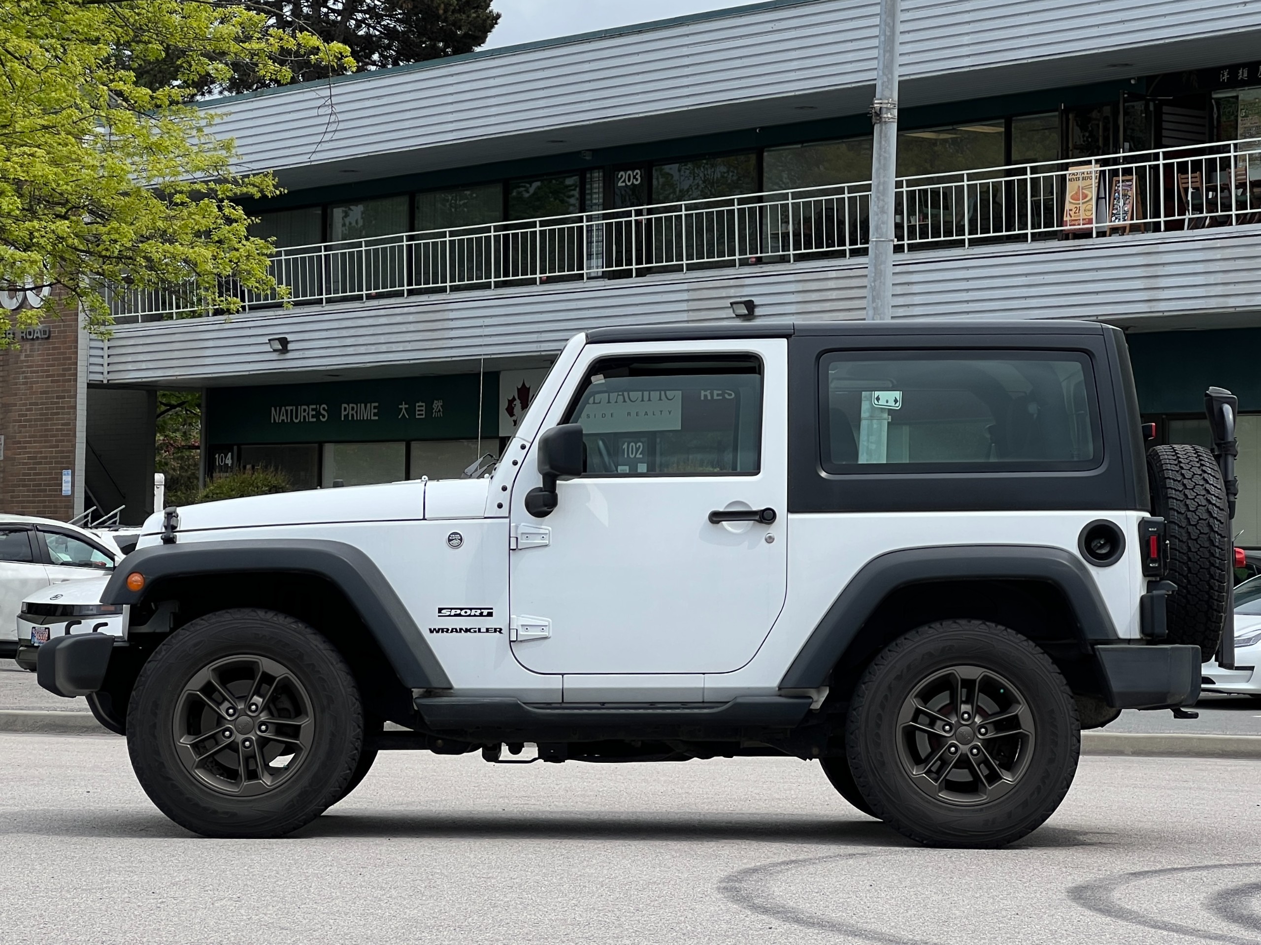 2016 Jeep Wrangler sport | full service record | BC Local - Image 4